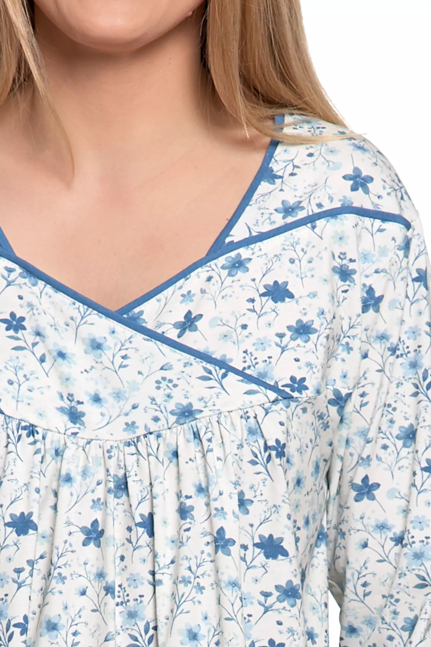 Camasa de noapte inflorata