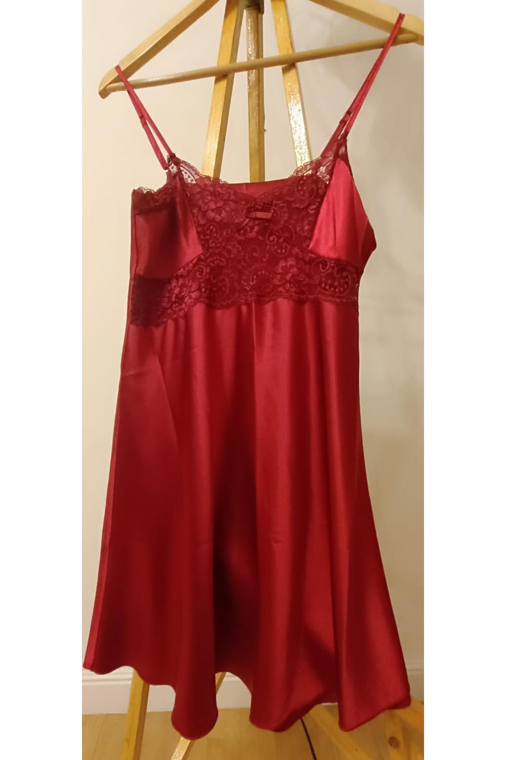 Camasa de noapte din satin bordo